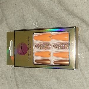 Fashion Press on Nails